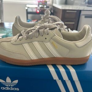 Women’s Adidas Sambas